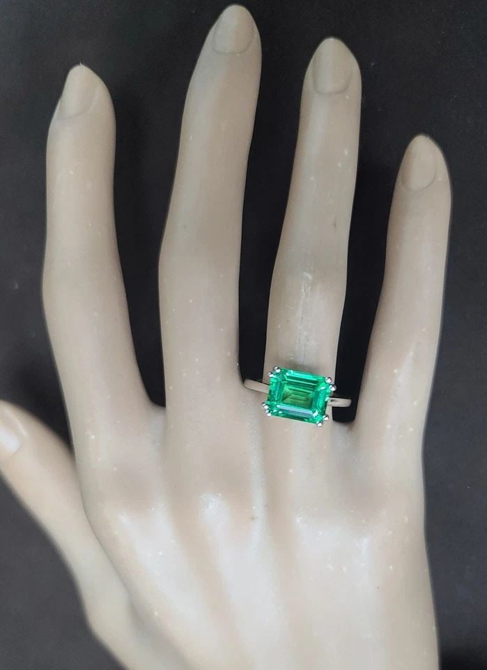 14K WHITE GOLD VINTAGE ENGAGEMENT RING 4.17CT. LAB GROWN GREEN SAPPHIRE: 14K WHITE GOLD VINTAGE ENGAGEMENT RING MINT GREEN SAPPHIRE RECTANGULAR SHAPE Gorgeous Vintage 14k white gold Engagement ring center lab-grown mint green sapphire in emerald shape weight 4.17ct. Size 1