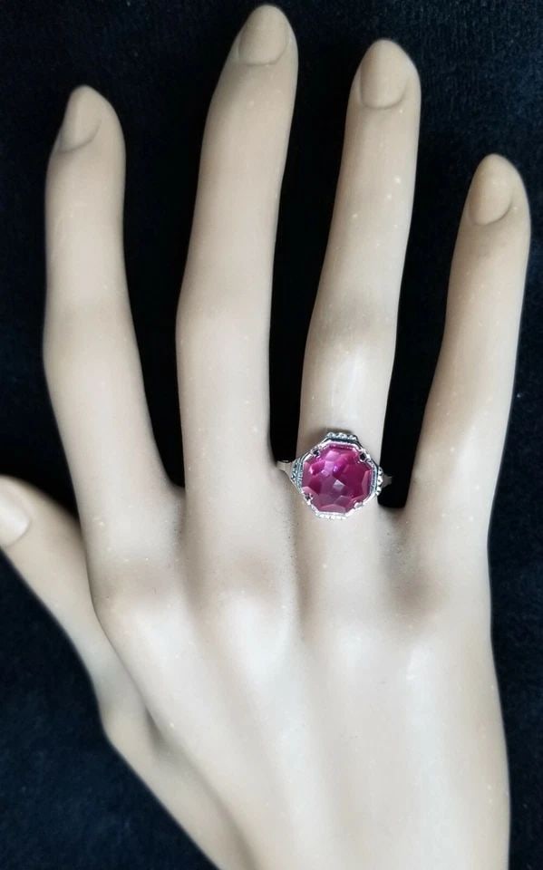 VINTAGE PLATINUM ENGAGEMENT RING 3.85CT. PINK SAPPHIRE OCTOGAN ROSE CUT: VINTAGE PLATINUM ENGAGEMENT RING 3.85CT. PINK SAPPHIRE OCTOGAN ROSE CUT VINTAGE Platinum pink sapphire engagement ring in octagon rose cut CENTER set treated lab grown pink sapphire weight 3.85 CARAT 