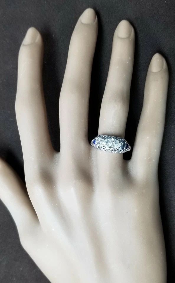 18K WHITE GOLD VINTAGE 0.73CT NATURAL MARQUISE DIAMOND EMERALD ENGAGEMENT RING: 18K WHITE GOLD VINTAGE 0.73CT NATURAL MARQUISE DIAMOND EMERALD ENGAGEMENT RING Stunning Vintage Art Deco filigree marquise CUT natural Diamond 18k white gold engagement ring circ 1910's center natural
