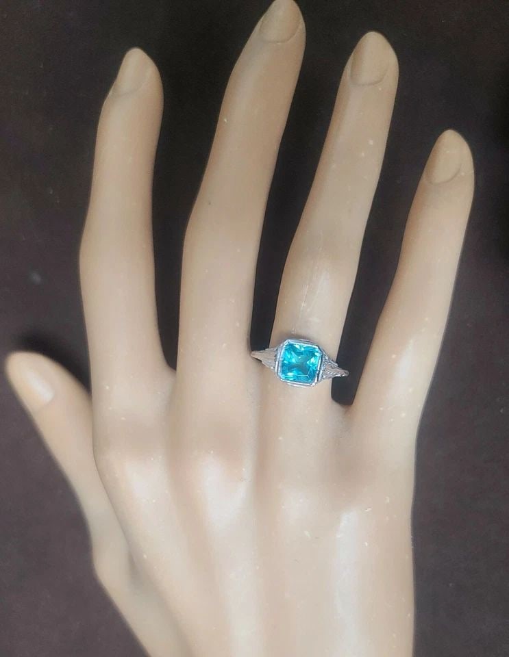 VINTAGE FILIGREE 18K WHITE GOLD ENGAGEMENT RING 1.93CT. LAB-GROWN AQUAMARINE: VINTAGE FILIGREE 18K WHITE GOLD ENGAGEMENT RING 1.93CT. AQUAMARINE RADIANT Gorgeous 18k white gold Engagement ring filigree art deco Radiant cut Gem Aquamarine circ 1920s center set lab grown Radiant 