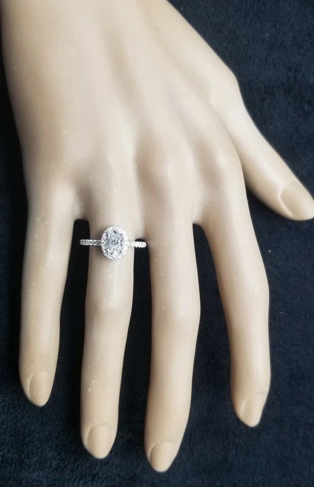 18K WHITE GOLD LAB-GROWN 0.85CT. OVAL SHAPE DIAMOND ENGAGEMENT RING (1 of 2)