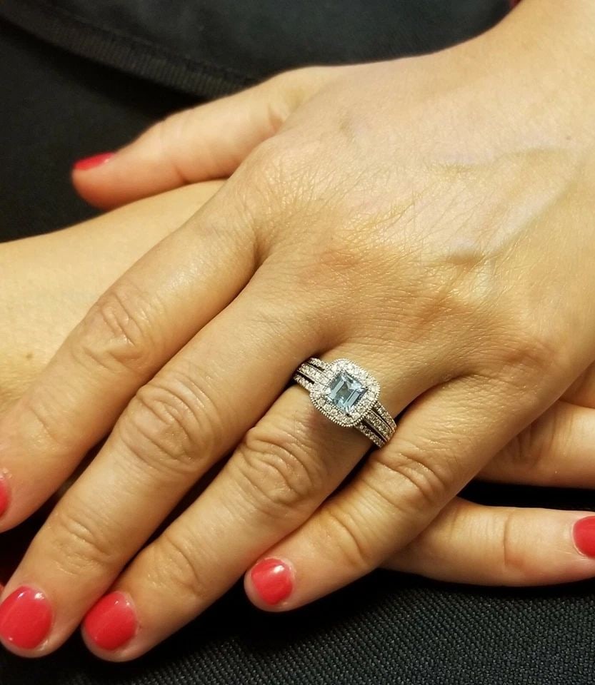 14K WHITE GOLD EMERALD SHAPE AQUAMARINE RING 1.84CT SKY BLUE WITH DIAMOND ACCENT: 14K WHITE GOLD ENGAGEMENT RING 0.84CT. NATURAL BLUE AQUAMARINE EMERALD SHAPE Gorgeous 14k white gold ring natural aquamarine emerald shape Center natural aquamarine in emerald shape weight 0.84ct. siz