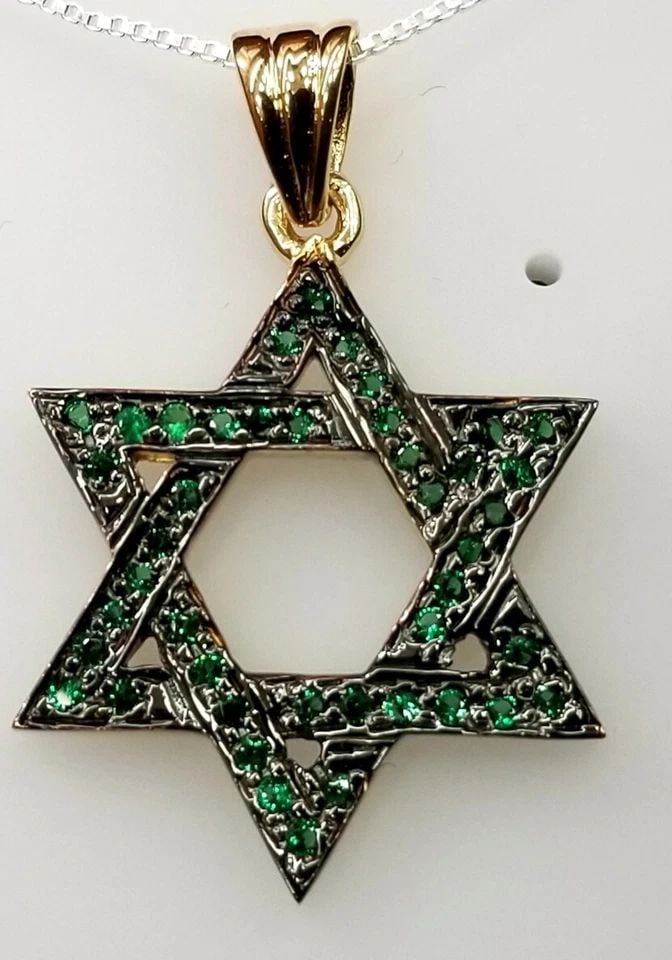 14K MULTI-TONE GOLD NECKLACE STAR DAVID PENDANT 1.15CT NATURAL GREEN EMERALD: 14K WHITE GOLD NECKLACE STAR DAVID PENDANT 1.15CT NATURAL GREEN EMERALD 14k white gold necklace star David pendant set natural green emerald weight 1.15ct size of the star pendant 1 inch long and wide