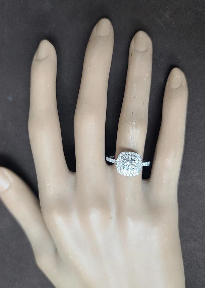 18K WHITE GOLD ENGAGEMENT RING 1.07CT. LAB-GROWN DIAMOND ROUND SHAPE: 18K WHITE GOLD ENGAGEMENT RING 1.07CT. LAB-GROWN DIAMOND ROUND SHAPE This stunning 18K white gold ring is the perfect symbol of your eternal love. The lab-grown diamond with round shape and white/colo