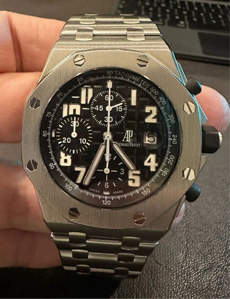 W/PAPERS AUDEMARS PIGUET ROYAL OAK OFFSHORE 42 MM STEEL 26170ST.OO.D101CR.03: W/PAPERS AUDEMARS PIGUET ROYAL OAK OFFSHORE 42 MM STEEL W/Papers Audemars Piguet Royal Oak OffShore 42 mm Steel Bracelet 26170ST.OO.D101CR.03 Includes Both Bands! And they're New! Steel Band with Fact