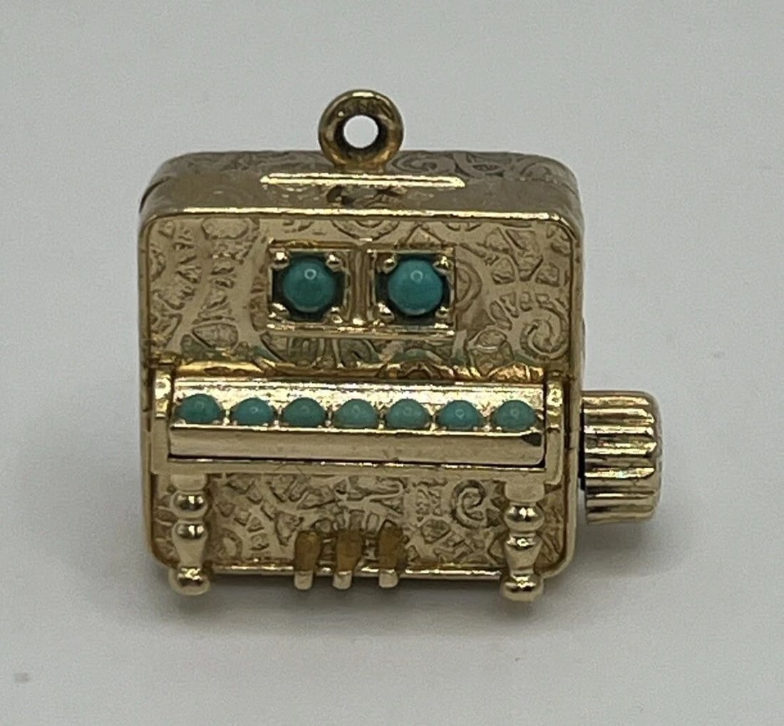 VINTAGE UPRIGHT 14K YELLOW GOLD PIANO CHARM WITH TURQUOISE STONES (1 of 2)