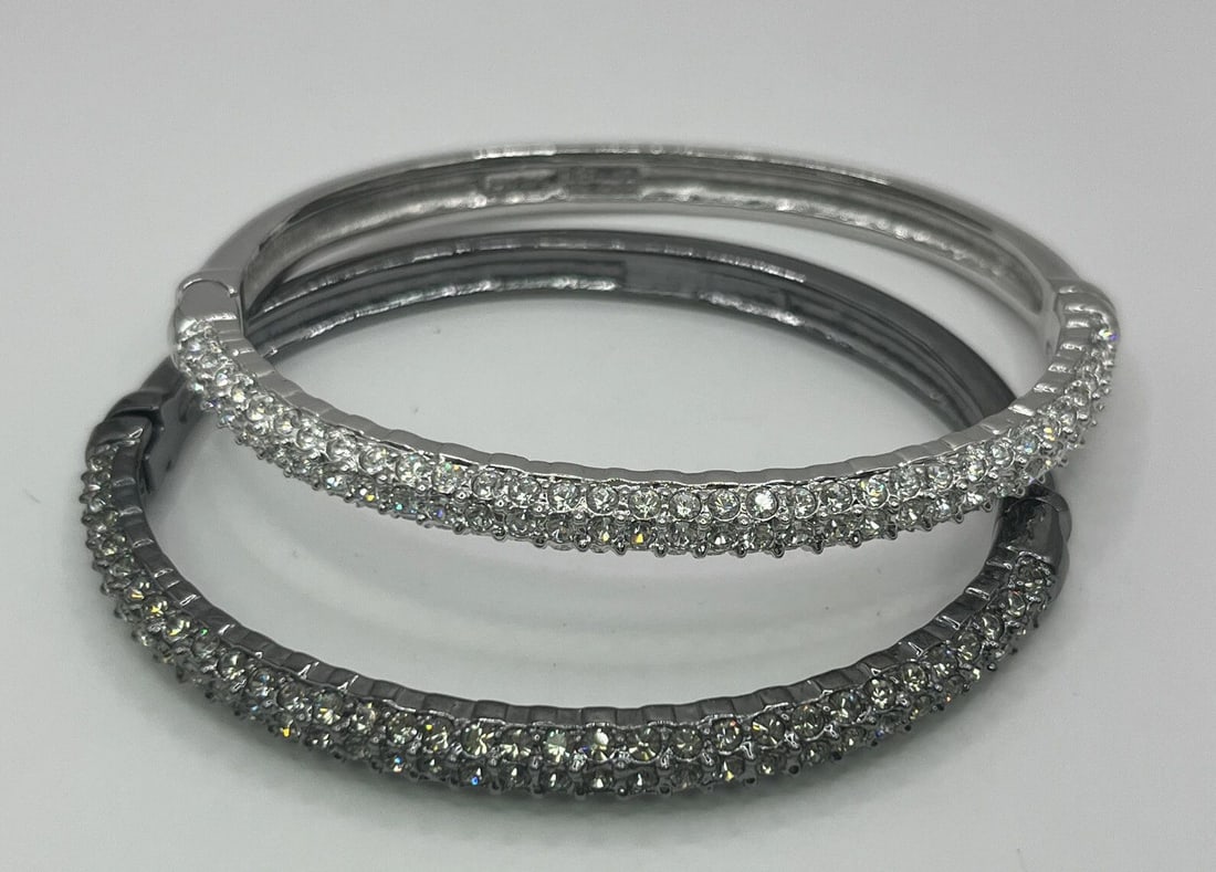 NOLAN MILLER OVAL HINGED BANGLE BRACELETS SILVER AND GUN METAL (1 of 2)