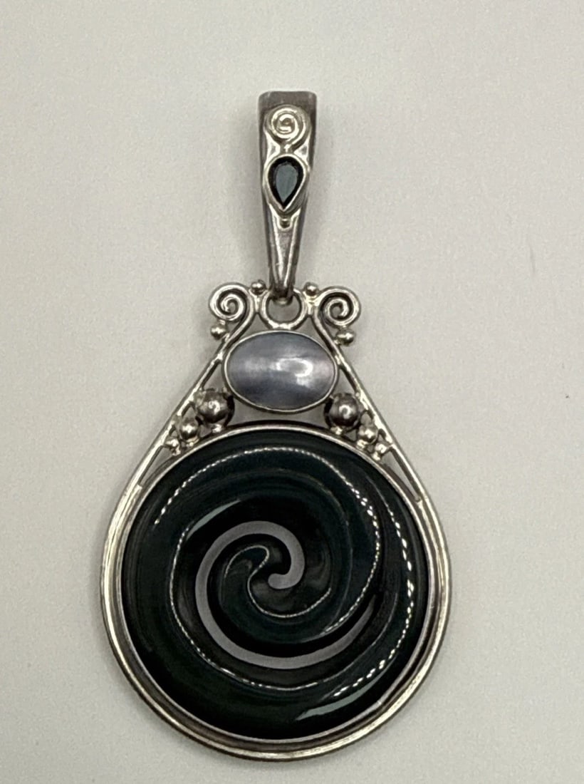SAJEN BLACK NIGHT SWIRL PENDENT (1 of 2)