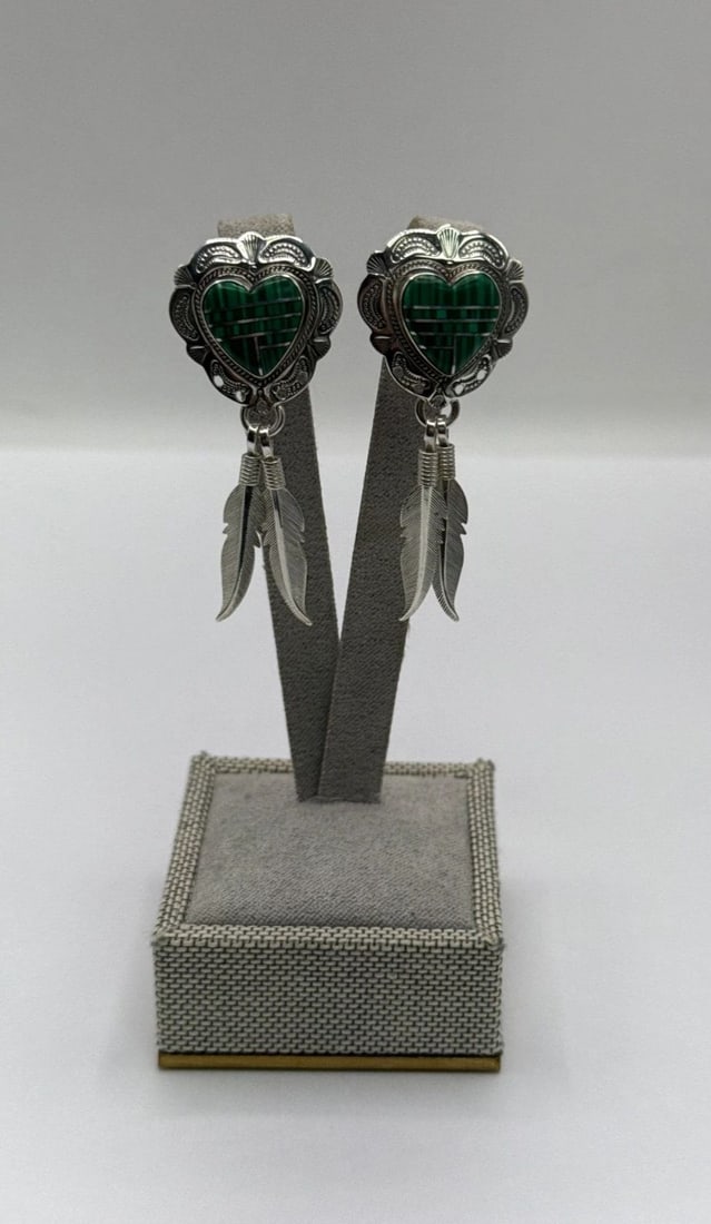 MALACHITE & STERLING SILVER HEART & DANGLING FEATHER EARRINGS NAVAJO (1 of 2)