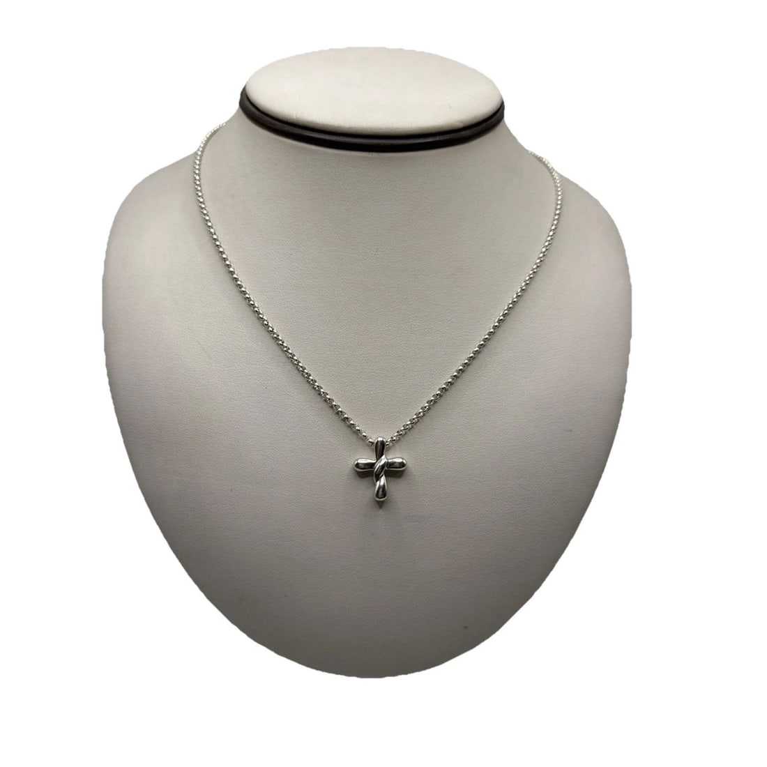 BATANTHAN STERLING SILVER CROSS ON 18" CHAIN 8.4 GRAMS: Batanthan Sterling Silver Cross on 18" Chain 8.4 grams The Batanthan Sterling Silver Cross on 18" Chain is a beautiful and elegant piece of fine jewelry. The pendant features a cross shape made of 925