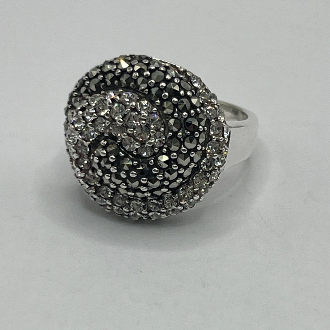 STERLING SILVER SWIRL MARCASITE CRYSAL DOME RING SIZE 7 (1 of 1)