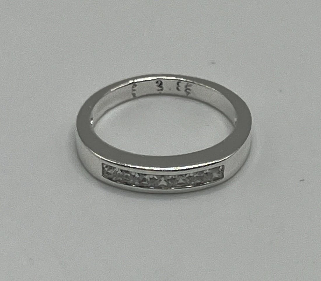 STERLING SILVER & COLORLESS STONE RING SIZE 6.25 (1 of 2)