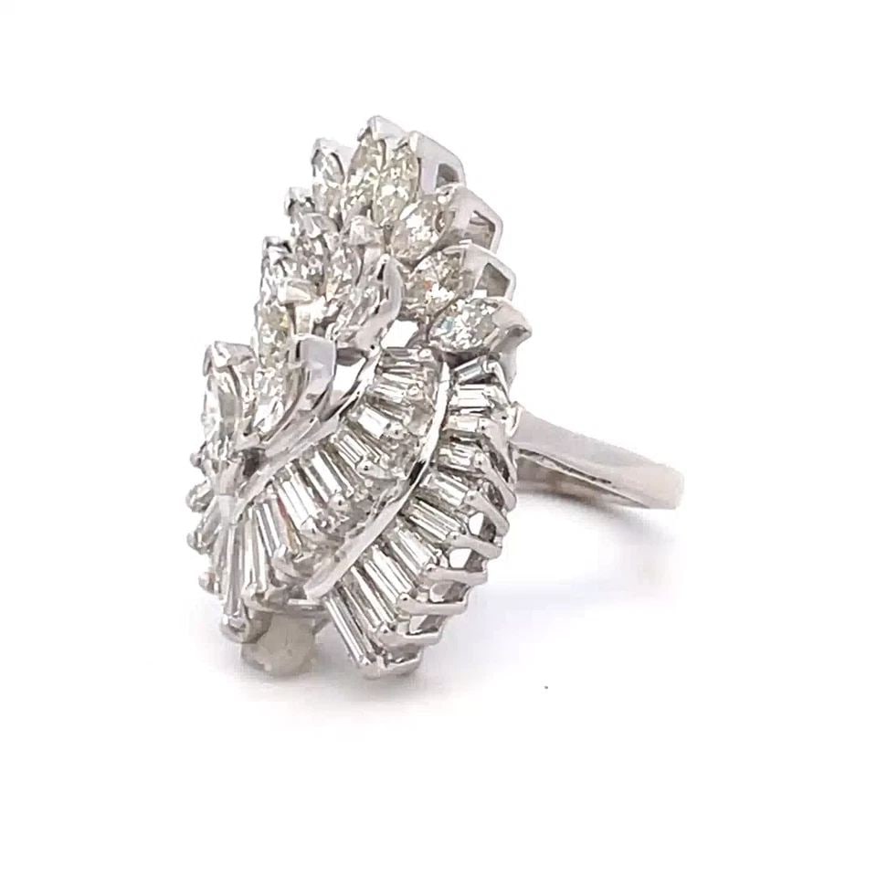 4919 ESTATE 2.75CT DIAMOND 14K WHITE GOLD CASCADE COCKTAIL RING SIZE 5.25: 4919 ESTATE 2.75CT DIAMOND 14K WHITE GOLD CASCADE COCKTAIL RING SIZE 5.25 This gorgeous cocktail ring is crafted from 14k white gold with a polished finish. The top has a lovely cascade design with ma