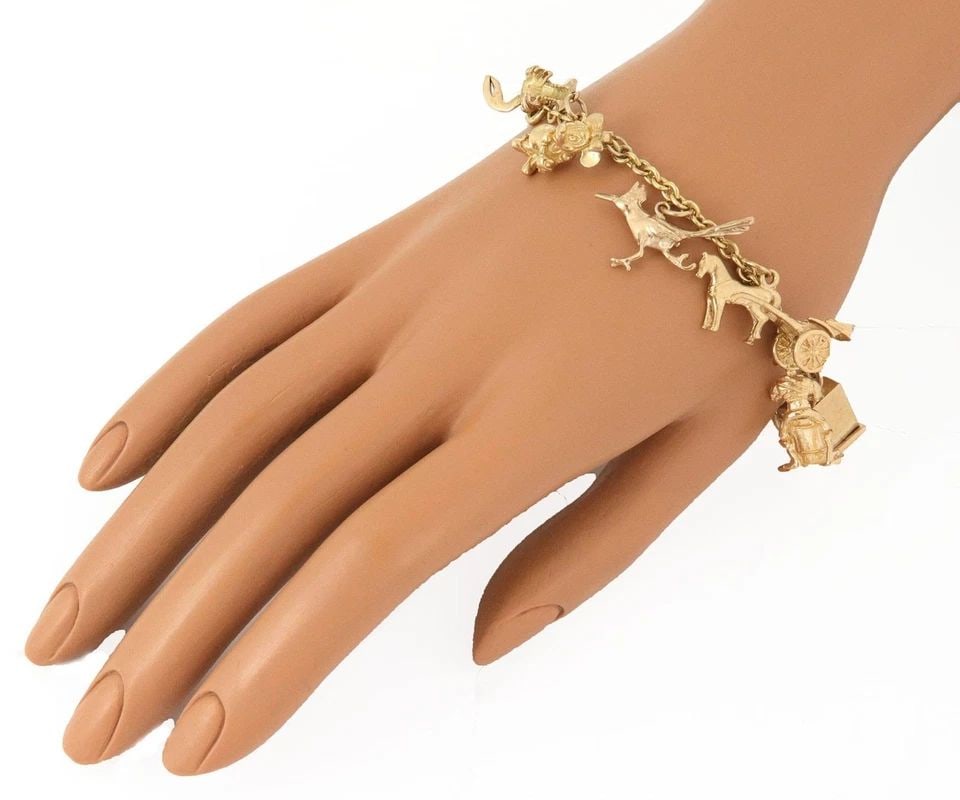 VINTAGE 18K, 14K ,13K GOLD 12 TRAVEL THEME CHARMS CHAIN BRACELET LIQUIDATION (1 of 2)