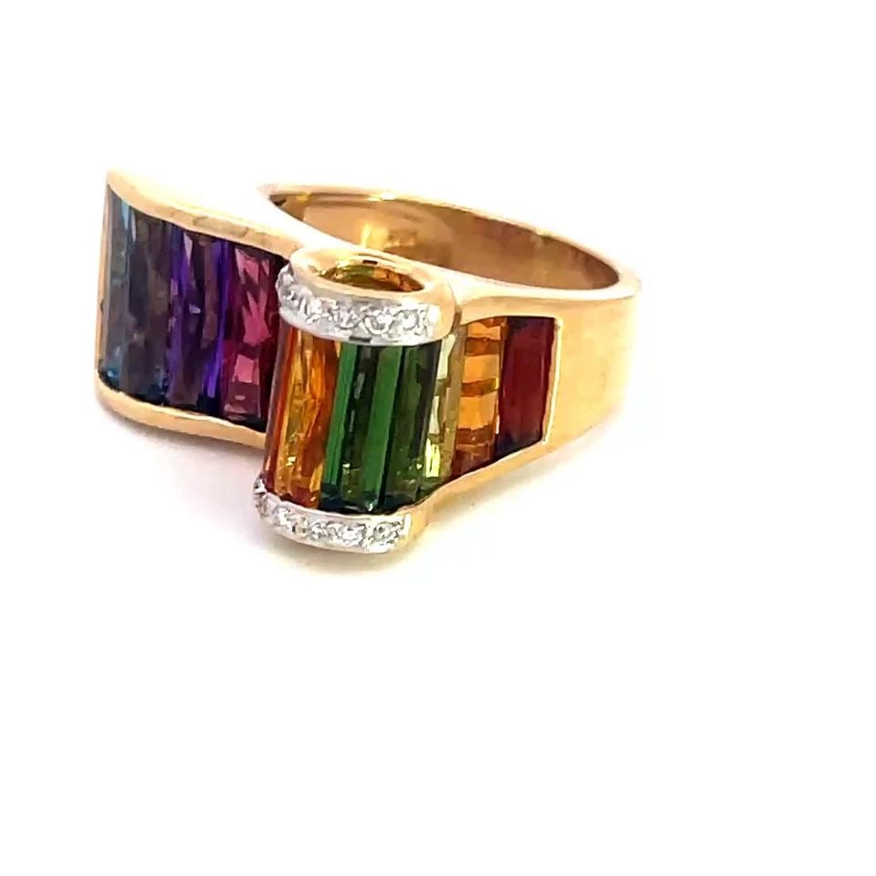BELLARI DIAMOND GOLD RING 18K YELLOW MULTICOLOR GEMSTONES: BELLARI DIAMOND GOLD RING 18K YELLOW MULTICOLOR GEMSTONES This is a gorgeous fancy shape authentic ring by Bellari, crafted from 18k yellow gold featuring a long curved lounge chair shape like top, al