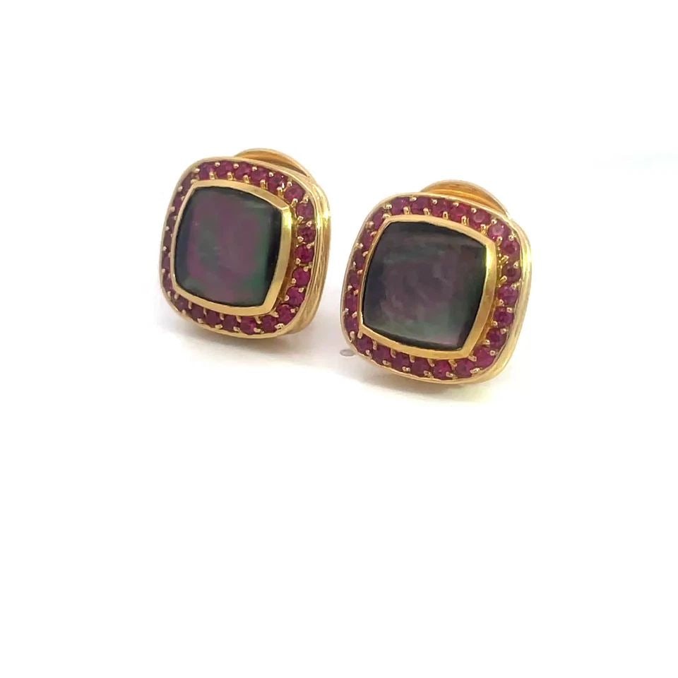 DAVID YURMAN ALBION GOLD EARRINGS GEMSTONE 18K YELLOW POST CLIP STYLE: DAVID YURMAN ALBION GOLD EARRINGS GEMSTONE 18K YELLOW POST CLIP STYLE These chic David Yurman gold earrings are a luxurious and stylish piece of fine jewelry. These square/cushion-shaped earrings feat