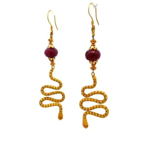 RUBY SNAKE EARRINGS 18K LONG DROP DANGLE IN YELLOW GOLD: RUBY SNAKE EARRINGS 18K LONG DROP DANGLE IN YELLOW GOLD These beautiful long earrings are interesting, they are crafted from 18k yellow gold featuring long wire hoop top with a faceted cut ruby bead b