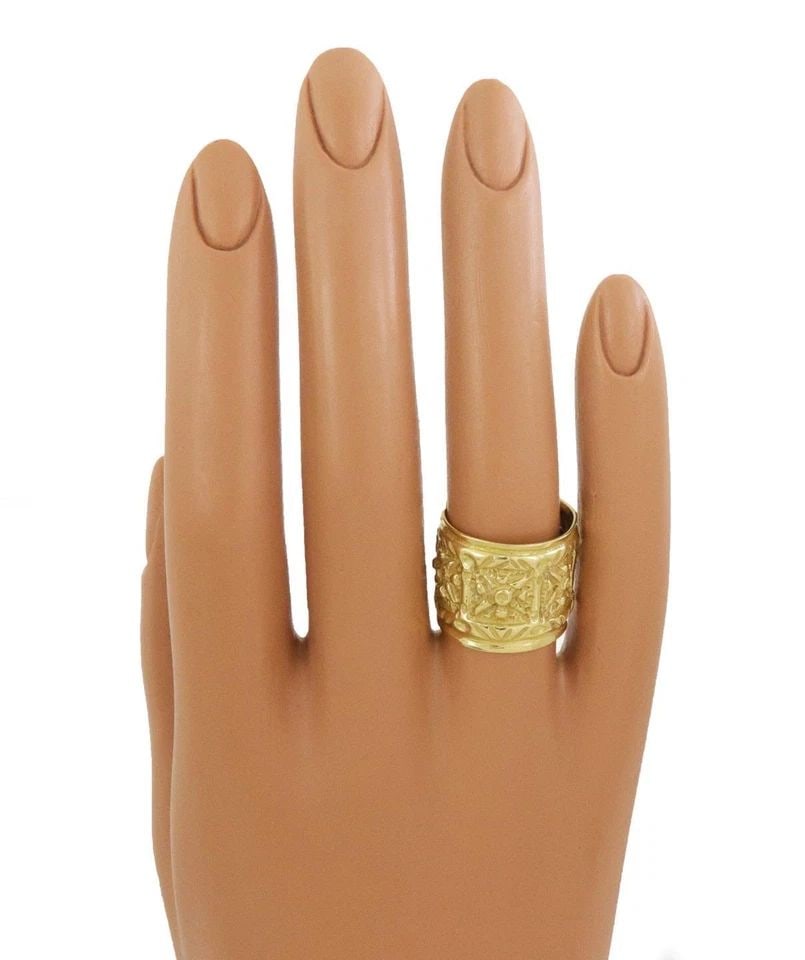 ETRUSCAN 18K YELLOW GOLD 16MM WIDE FANCY CUFF BAND RING SIZE 5.5: ETRUSCAN 18K YELLOW GOLD 16MM WIDE FANCY CUFF BAND RING SIZE 5.5 Etruscan 18k Yellow Gold 16mm Wide Fancy Cuff Band Ring Size 5.5 Description This classic Etruscan style wide cuff band ring is crafted