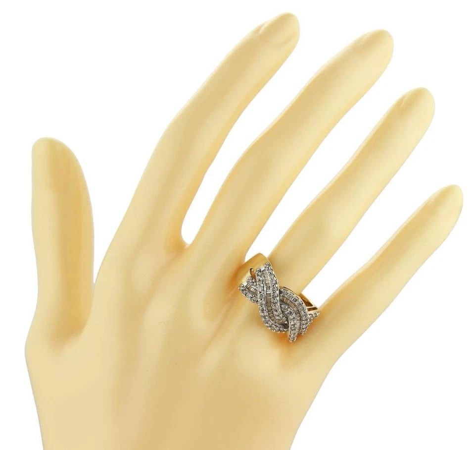 ESTATE 1.00CT DIAMOND 14K TWO TONE GOLD WEAVE BAND RING SIZE 7 LIQUIDATION: ESTATE 1.00CT DIAMOND 14K TWO TONE GOLD WEAVE BAND RING SIZE 7 Estate 1.00ct Diamond 14k Two Tone Gold Weave Band Ring Size 7 Description This lovely retro era ring is crafted from 14k yellow and whit