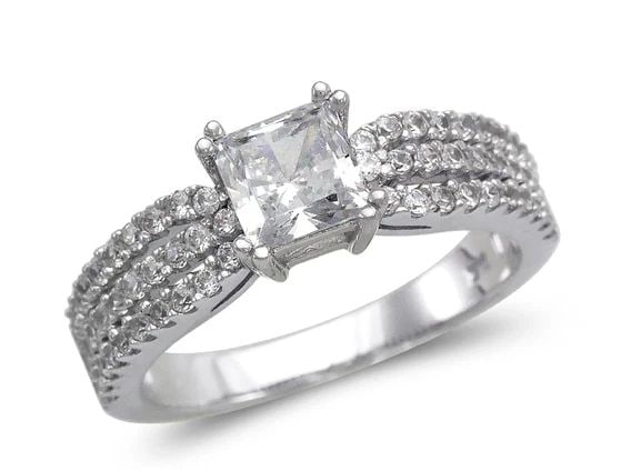 NEW 14K WHITE GOLD LADIES FANCY WHITE PRINCESS CUT SOLITAIRE RING (1 of 2)
