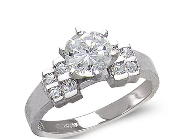 NEW 14K WHITE GOLD LADIES FASHION WHITE SOLITAIRE RING: NEW 14K WHITE GOLD LADIES FASHION WHITE SOLITAIRE RING LADIES FASHION WHITE SOLITAIRE RING NEW 14K WHITE GOLD Apx. WIDTH: 6mm Apx. WEIGHT: 4.1g