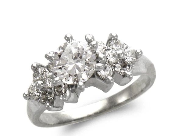 NEW 14K WHITE GOLD LADIES FASHION WHITE SOLITAIRE RING: NEW 14K WHITE GOLD LADIES FASHION WHITE SOLITAIRE RING LADIES FASHION WHITE SOLITAIRE RING NEW 14K WHITE GOLD Apx. WIDTH: 8mm Apx. WEIGHT: 3.9g