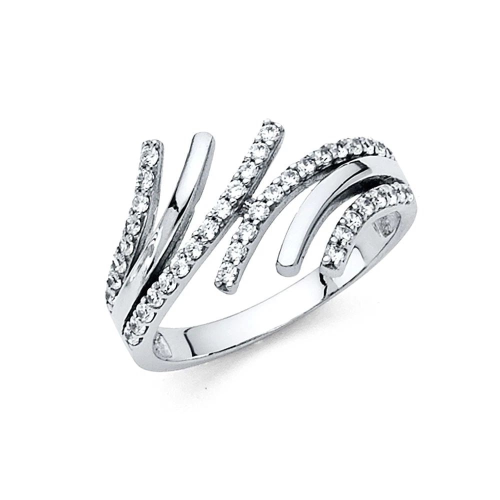 NEW 14K WHITE GOLD FANCY RING - SIZE 7: NEW 14K WHITE GOLD FANCY RING FANCY RING NEW 14K WHITE GOLD WIDTH: 15 mm Apx. WEIGHT: 3.4g