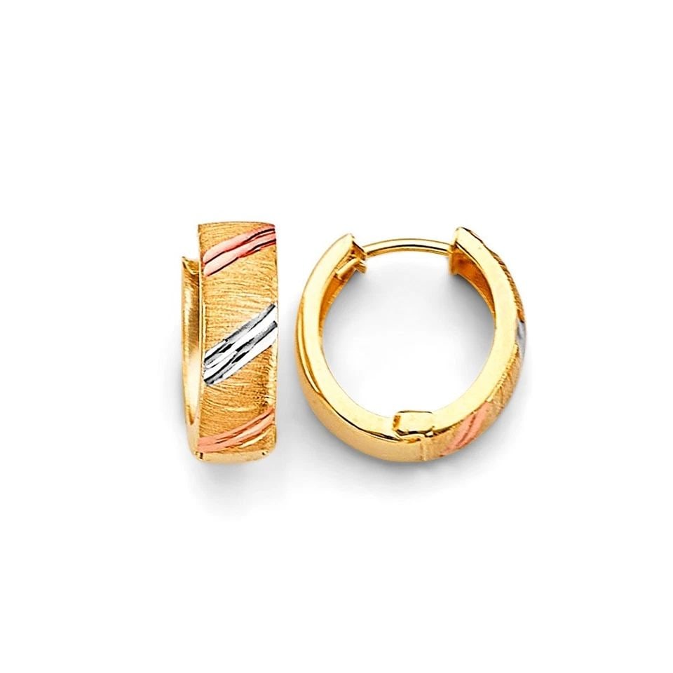 NEW 14K TRI COLOR GOLD HUGGIES EARRINGS: NEW 14K TRI COLOR GOLD HUGGIES EARRINGS HUGGIES EARRINGS NEW 14K TRI COLOR GOLD Height : 15 mm Width : 15 mm Weight : 1.8g