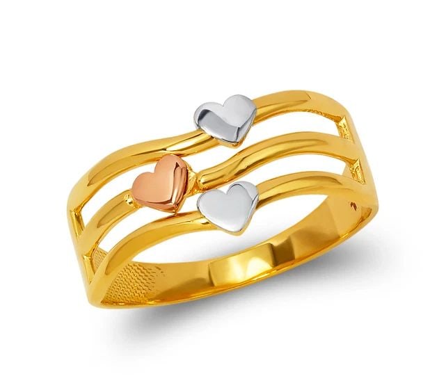 NEW 14K TRICOLOR GOLD LADIES TRICOLOR HEART LAYERED BAND RING: NEW 14K TRICOLOR GOLD LADIES TRICOLOR HEART LAYERED BAND RING LADIES TRICOLOR HEART LAYERED BAND RING NEW 14K TRICOLOR GOLD SIZE Apx: 9mm Apx. WEIGHT: 2.3g