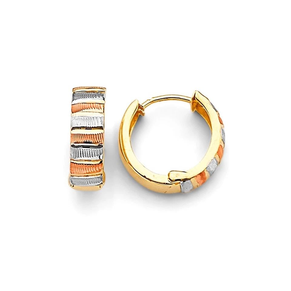 NEW 14K TRI COLOR GOLD HUGGIES EARRINGS: NEW 14K TRI COLOR GOLD HUGGIES EARRINGS HUGGIES EARRINGS NEW 14K TRI COLOR GOLD Height : 15 mm Width : 15 mm Weight : 1.6g