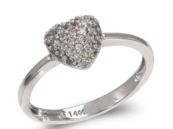 NEW 14K WHITE GOLD LADIES FANCY WHITE HEART RING: NEW 14K WHITE GOLD LADIES FANCY WHITE HEART RING LADIES FANCY WHITE HEART RING NEW 14K WHITE GOLD SIZE Apx: 7.5mm WEIGHT: 2.1g