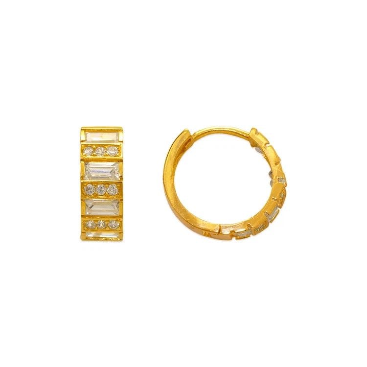 NEW 14K YELLOW GOLD 13MM FANCY HUGGIE EARRINGS: NEW 14K YELLOW GOLD 13MM FANCY HUGGIE EARRINGS 13MM FANCY HUGGIE EARRINGS NEW 14K YELLOW GOLD Width: Approx. 4.5x13mm Apx WEIGHT: 2.1g