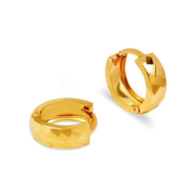 NEW 14K YELLOW GOLD D/C HUGGIE EARRINGS: NEW 14K YELLOW GOLD D/C HUGGIE EARRINGS D/C HUGGIE EARRINGS NEW 14K YELLOW GOLD Width: Approx. 5x15mm Apx WEIGHT: 2g