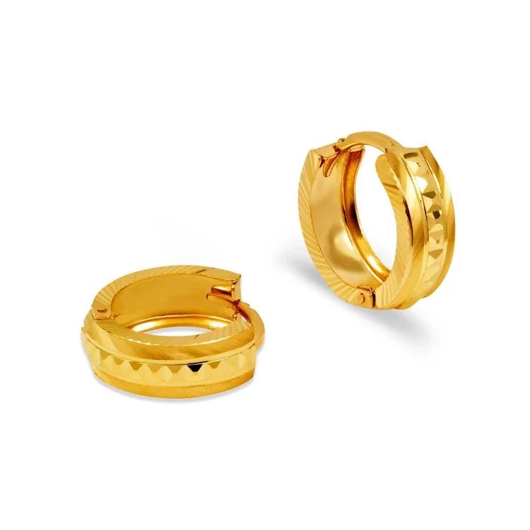 NEW 14K YELLOW GOLD D/C HUGGIE EARRINGS: NEW 14K YELLOW GOLD D/C HUGGIE EARRINGS D/C HUGGIE EARRINGS NEW 14K YELLOW GOLD Width: Approx. 5x15mm Apx WEIGHT: 2g