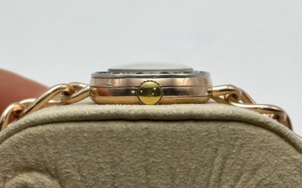 ULYSSE NARDIN 14K GOLD VINTAGE WATCH, 0.85CTS DIAMONDS, NATURAL RUBIES: ULYSSE NARDIN 14K GOLD VINTAGE WATCH, 0.85CTS OF DIAMONDS, NATURAL RUBIES Ulysse Nardin 14k Gold Vintage Watch, 0.85cts of Diamonds, Natural Rubies Condition: Vintage, Used, has been cleaned Material: