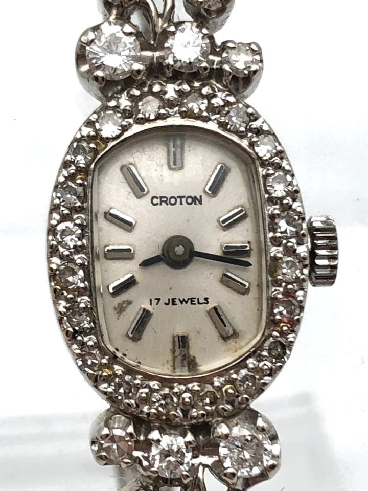 14K WHITE GOLD VINTAGE LADIES CROTON WATCH SET WITH 1.00CTW DIAMONDS, 17J: 14K WHITE GOLD VINTAGE LADIES CROTON WATCH SET WITH 1.00CTW DIAMONDS 14k White Gold Vintage Ladies Croton Watch set with 1.00ct of Diamonds Condition: Used Material: Solid 14k White Gold. NOT plated/f