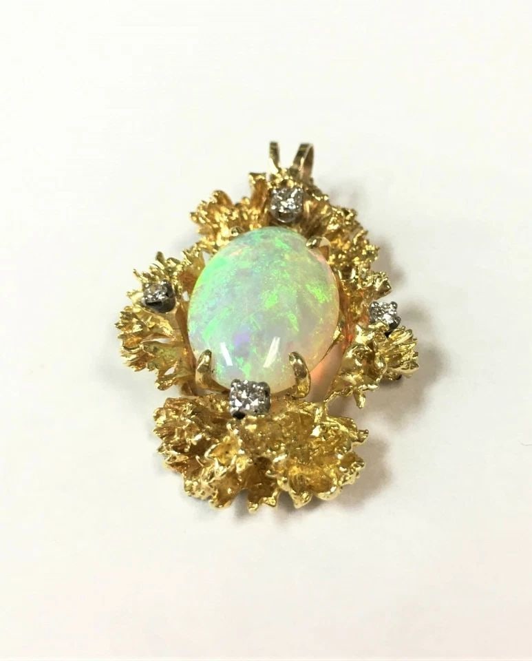 VINTAGE 22K / 18K YELLOW GOLD PENDANT, NATURAL OPAL, DIAMONDS ( 12.7 GRAMS ): VINTAGE 22K/18K YELLOW GOLD OPAL DIAMOND PENDANT Vintage 22k/18k Yellow Gold Opal Diamond Pendant You are bidding on a pre-owned Vintage 22k/18k Yellow Gold Opal Diamond Pendant. The pendant has marks