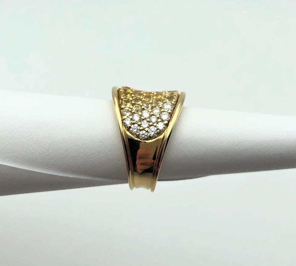 18K GOLD RING, 3.50CTS NATURAL SAPPHIRES, 0.36CTS DIAMONDS ( SIZE: 6.5 ) 12.7G: 18K GOLD RING WITH 3.50CTS NATURAL SAPPHIRES AND 0.36CTS DIAMONDS (SIZE: 6.5) 18k Gold Ring with 3.50cts natural sapphires and 0.36cts diamonds You are bidding on a 18k Gold Ring with Mostly Sapphires