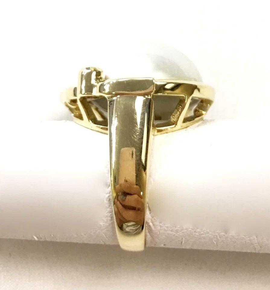 18K GOLD RING, 17MM MABE PEARL, 0.33CTS NATURAL DIAMONDS ( SIZE: 6.5 ) 11.9G: 18K YELLOW GOLD RING WITH MABE PEARL AND DIAMONDS 18k Yellow Gold Ring with Mabe Pearl and Diamonds You are bidding on a 18k Yellow Gold Ring with Mabe Pearl and Diamonds. There are few minor scratche
