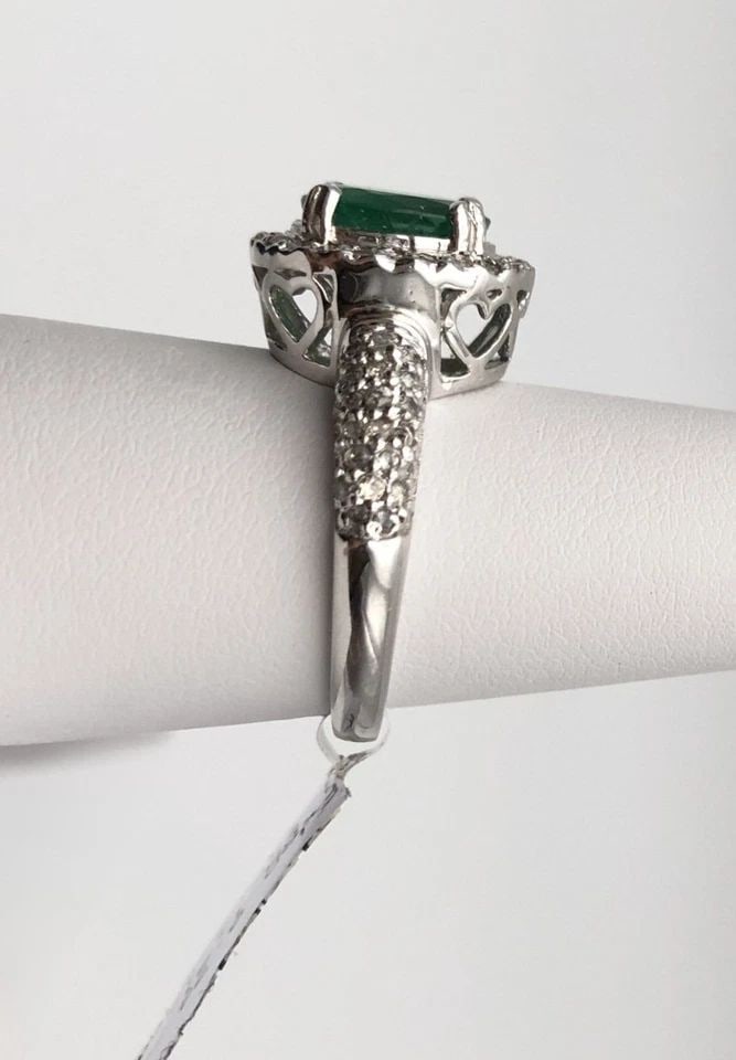 14K WHITE GOLD RING, 1.91CT NATURAL EMERALD, 0.74CTS DIAMONDS ( SIZE: 6.5 ) 5.1G: 14K WHITE GOLD RING SET WITH 1.91CT NATURAL EMERALD AND 0.74 CTS OF DIAMONDS 14k White Gold Ring set with 1.91ct Natural Emerald and 0.74 cts of Diamonds You are bidding on a 14k White Gold Ring set w