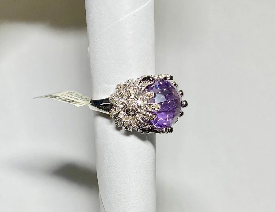 14K WHITE GOLD RING WITH AMETHYST AND 0.90CTS DIAMONDS ( SIZE: 7 ) 10.4G: WOMEN'S 14K WHITE GOLD RING WITH AMETHYST AND 0.90CTS DIAMONDS (SIZE 7) Women's 14k White Gold Ring with Amethyst and 0.90CTS Diamonds (Size 7) You are bidding on a new with tags Women's 14k White Gol