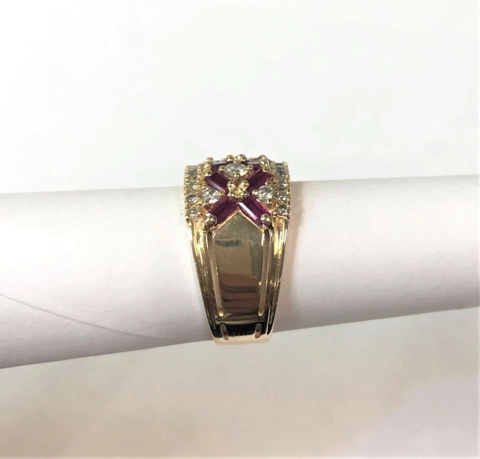 14K GOLD RING WITH 1.6CTW RUBIES AND 1.0CTW DIAMONDS (SIZE 6.5) 7.7 GRAM: 14K GOLD RING WITH NATURAL RUBIES AND DIAMONDS (SIZE 6.5) 14k Gold Ring with Natural Rubies and Diamonds You are bidding on a 14k Gold Ring with Natural Rubies and Diamonds. The piece has been fully c