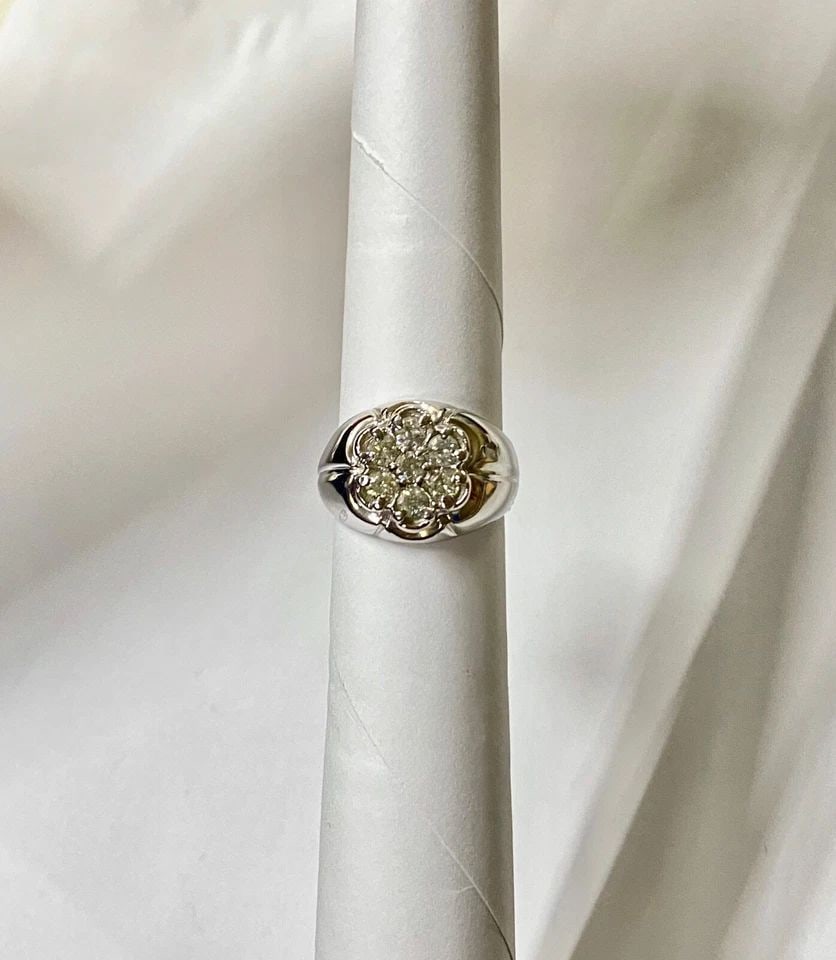14K WHITE GOLD MENS RING WITH 1.0CT DIAMONDS ( SIZE: 9 ) 9.7G: 14K WHITE GOLD MENS RING WITH 1.0CT DIAMONDS (SIZE 9) NWT 14k White Gold Mens Ring with 1.0ct Diamonds (Size 9) NWT You are bidding on a new with tags 14k White Gold Mens Ring with 1.0ct Diamonds. The