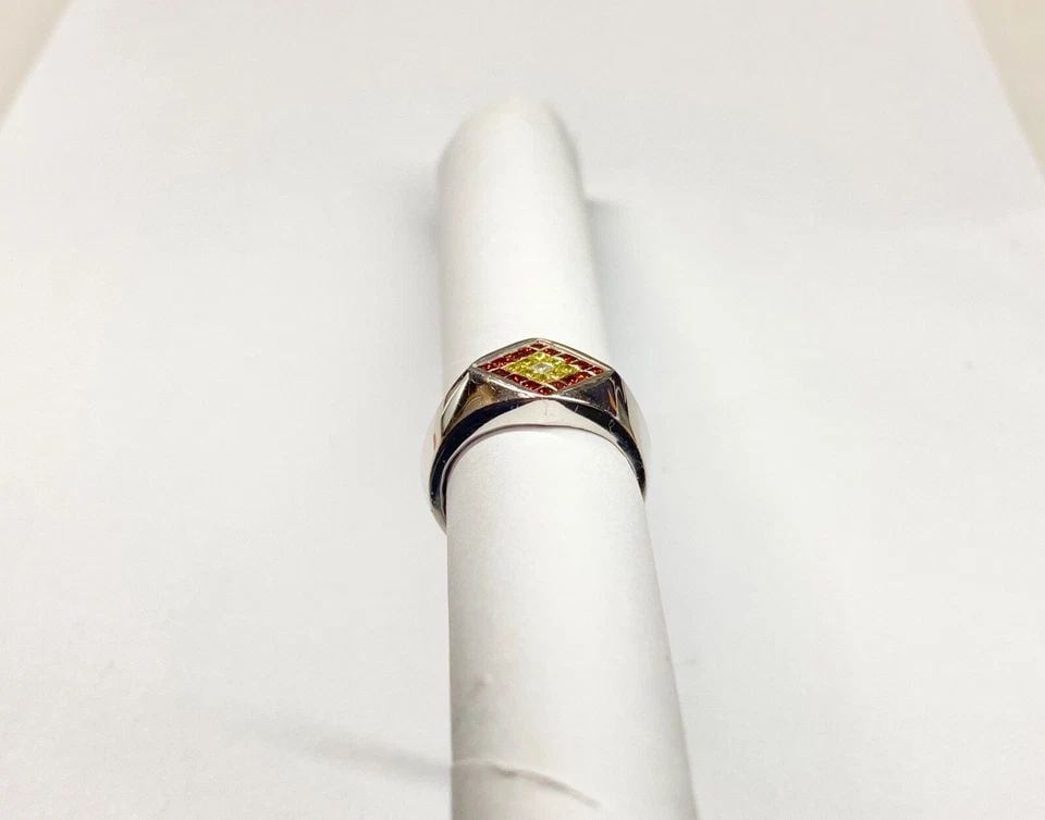 NEW 14K WHITE GOLD RING, 1.10CTW MULTI-COLORED DIAMONDS (SIZE 9.25) 8.2 GRAM: MEN'S 14K WHITE GOLD RING WITH 1.10CT WHITE/RED/CANARY YELLOW DIAMONDS SIZE 9.25 Men's 14k White Gold Ring with 1.10CT White/Red/Canary Yellow Diamonds Size 9.25 You are bidding on a new with tags Men