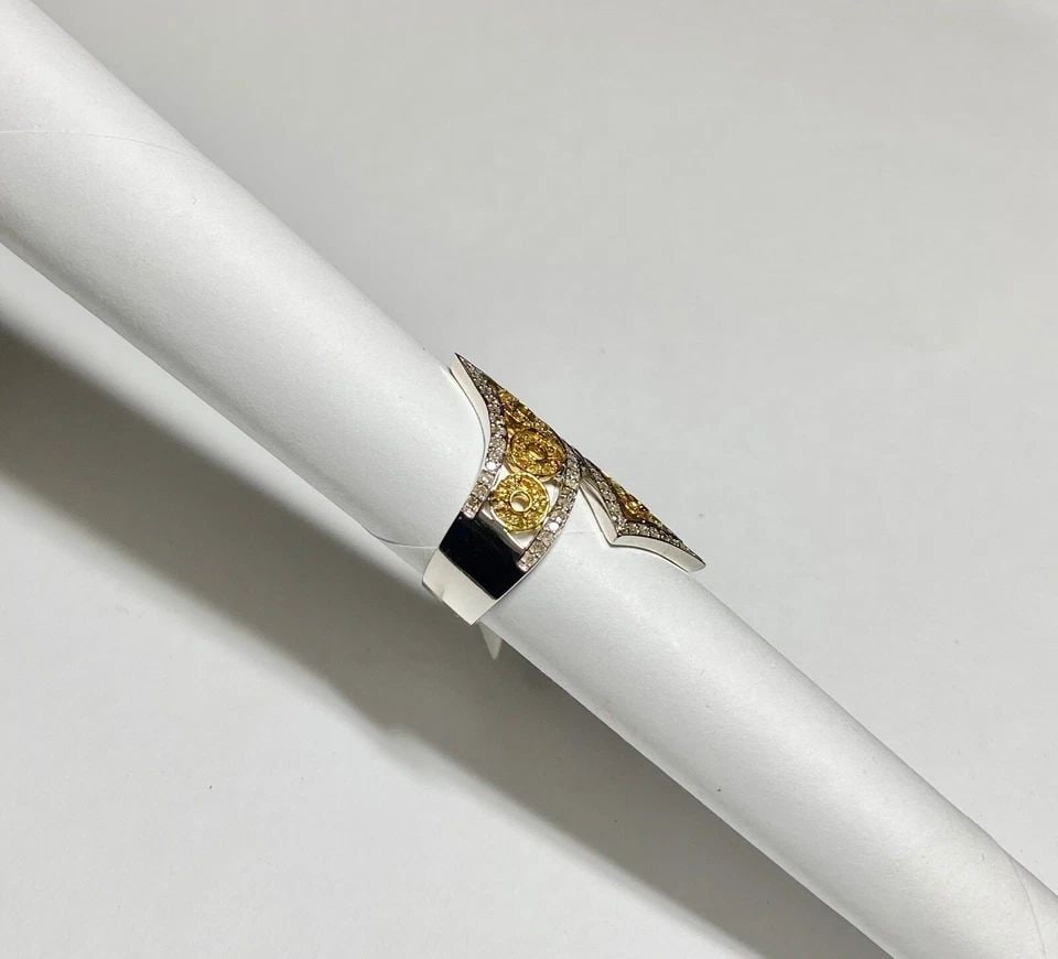 14K WHITE GOLD RING, YELLOW SAPPHIRE, 0.65CTS OF DIAMONDS ( SIZE: 7 ) 9.6G: WOMEN'S 14K WHITE GOLD RING WITH YELLOW SAPPHIRE AND 0.65CT DIAMONDS (SIZE 7) Women's 14k White Gold Ring with Yellow Sapphire and 0.65CT Diamonds (Size 7) You are bidding on a new with tags Women's 1