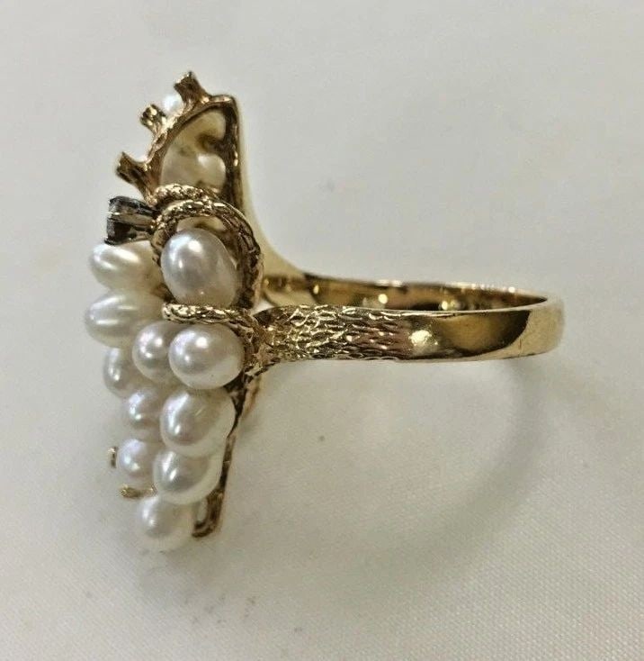 14K YELLOW GOLD RING WITH DIAMONDS AND CLUSTERED PEARLS SIZE: 6.75 7.3G (1 of 2)