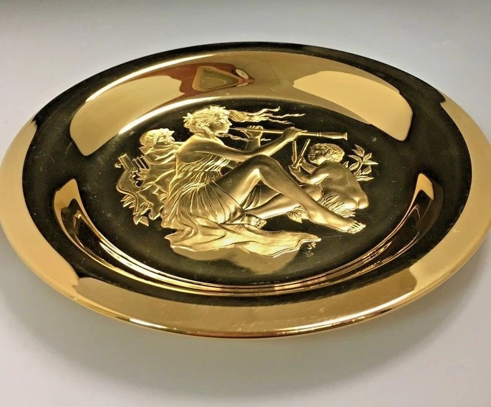 FIRST FRANKLIN MINT ANNUAL GOLD PLATED ON STERLING SILVER DISH 323.2 GRAMS (1 of 2)