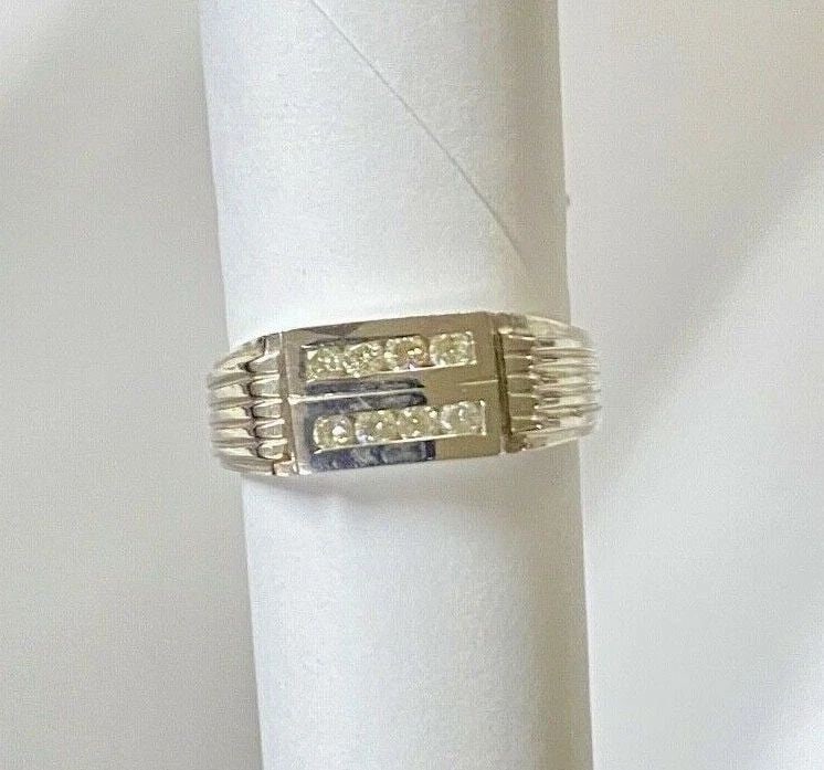 NEW 14K WHITE GOLD MEN'S RING WITH 0.40CT DIAMONDS (SIZE 10.25) 8 GRAMS: 14k White Gold Men's Ring with 0.40ct Diamonds (Size 10.25) NWT You are bidding on a new with tags 14k White Gold Men's Ring with 0.40ct Diamonds. The ring has minor scuffs and scratches from being mo