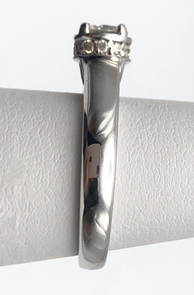 14K WHITE GOLD HIDDEN HALO DIAMOND RING 0.56CTS TOTAL SIZE: 4.5 3.9G (1 of 2)