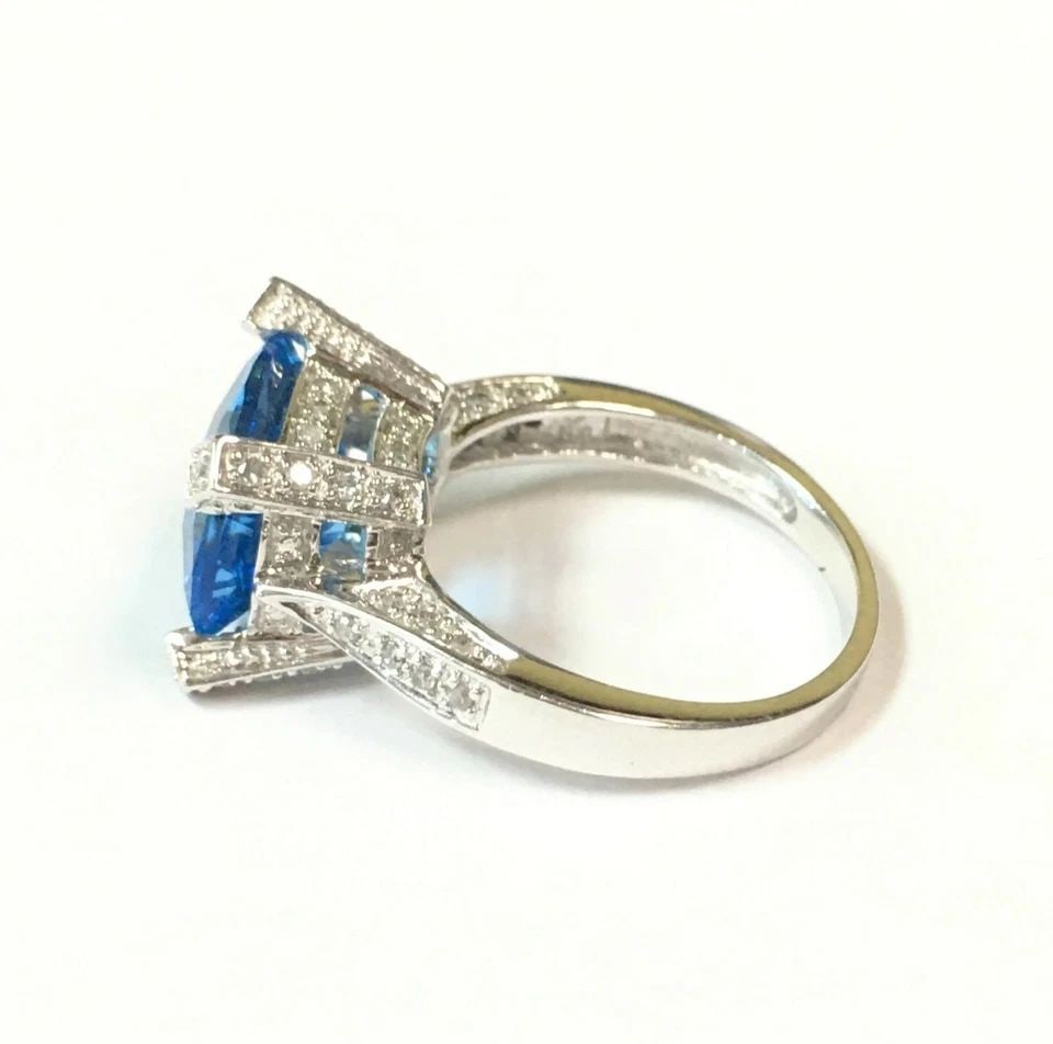 14K WHITE GOLD RING WITH BLUE TOPAZ AND 0.50CTS OF DIAMONDS SIZE: 7.25 5.8G (1 of 2)